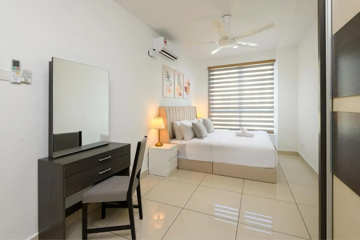 2R2B Lovely Home 1-8Pax Gurney Mansion One George Town