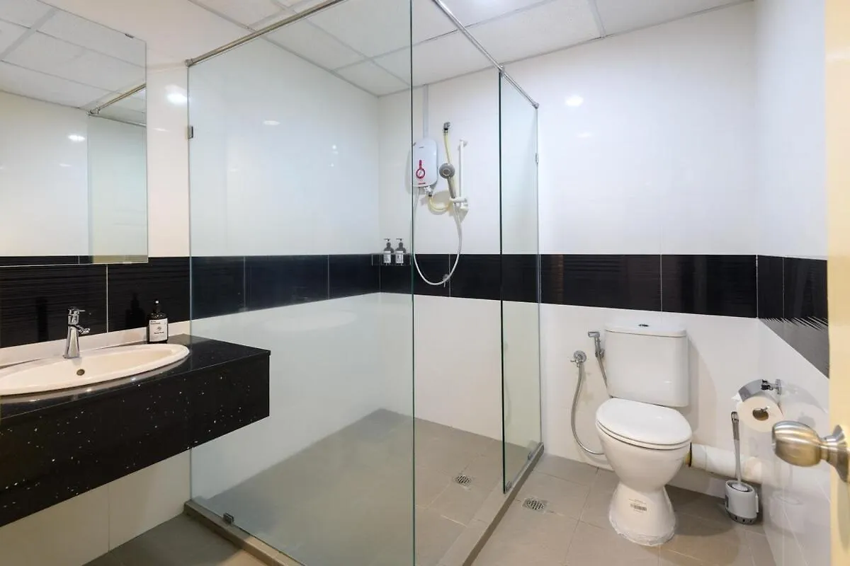 Apartment 2R2B Lovely Home 1-8Pax Gurney Mansion One George Town Ma­lay­sia