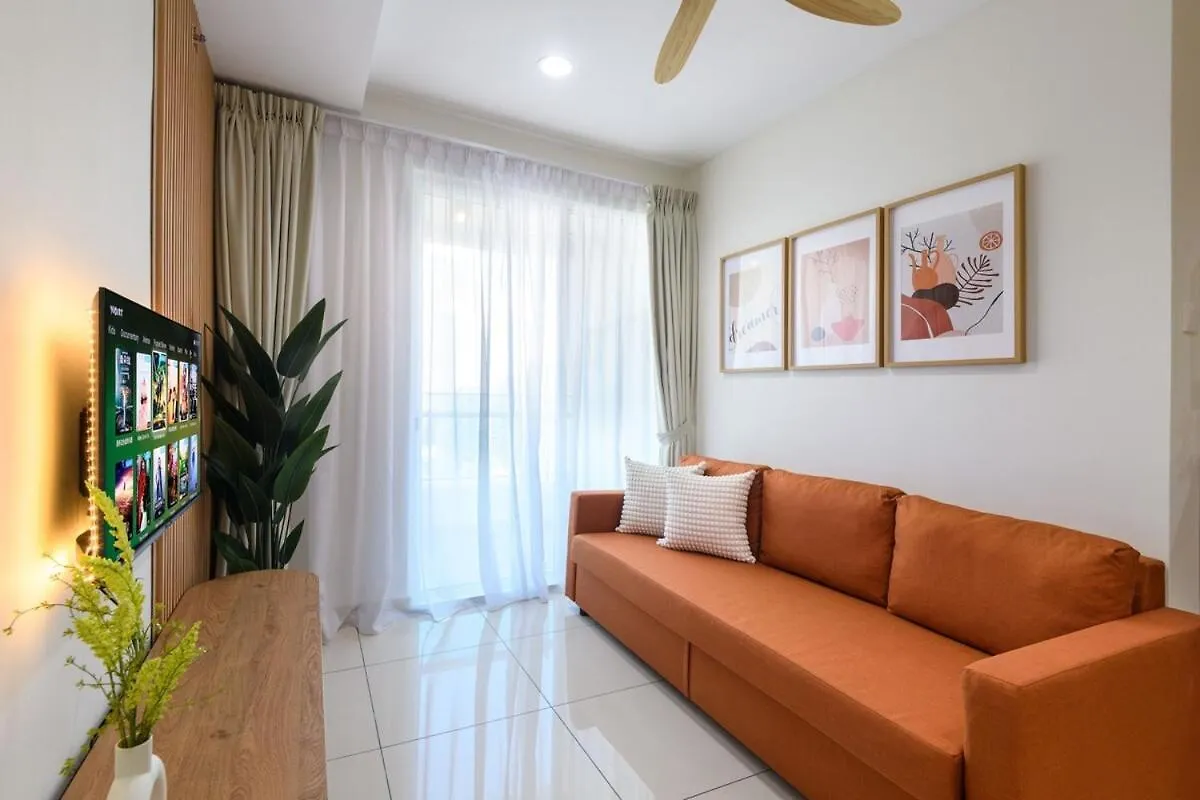 2R2B Lovely Home 1-8Pax Gurney Mansion One George Town Apartment